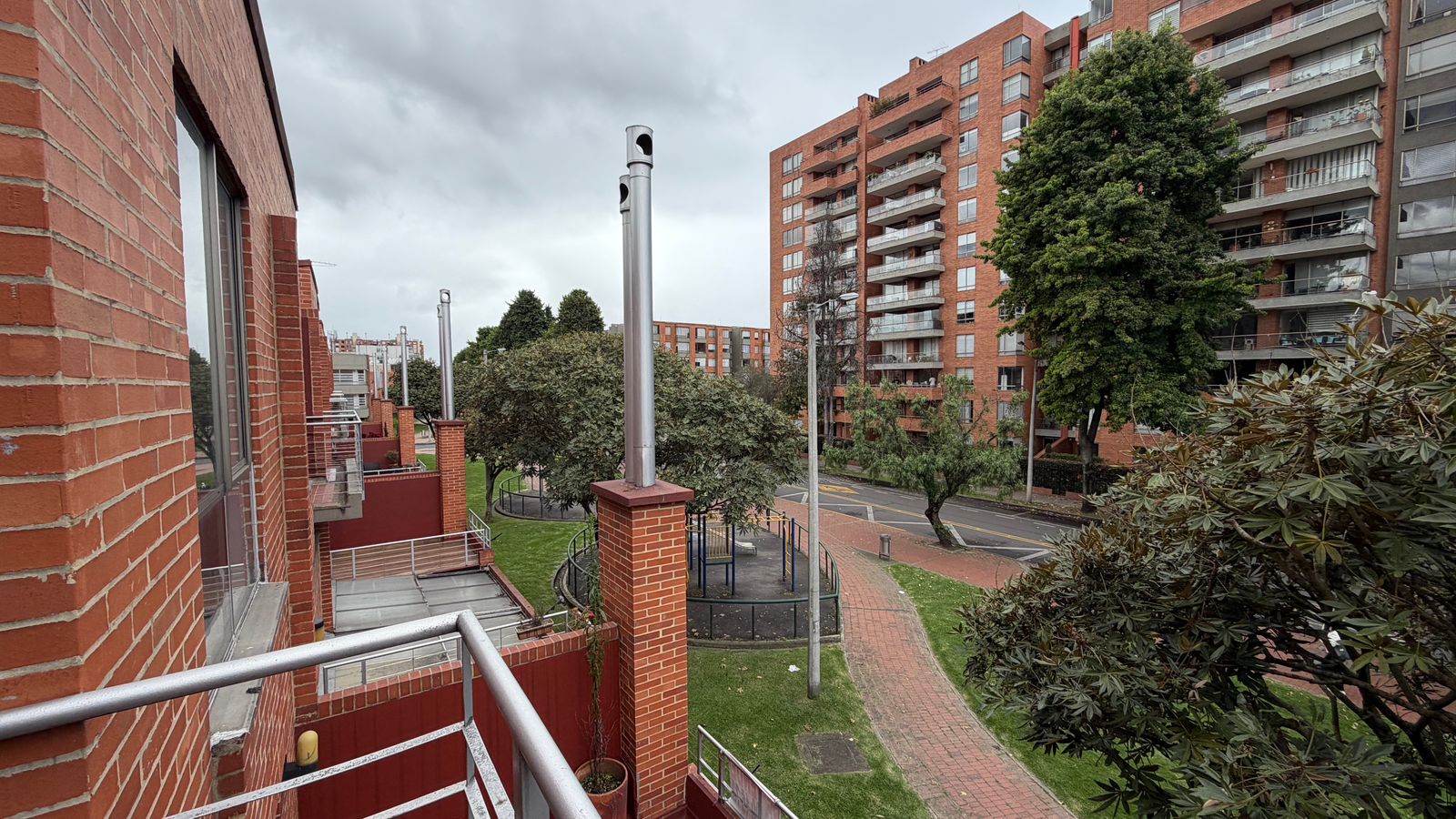 Casa en venta en Colina Campestre, Bogotá · foto 2 de 24