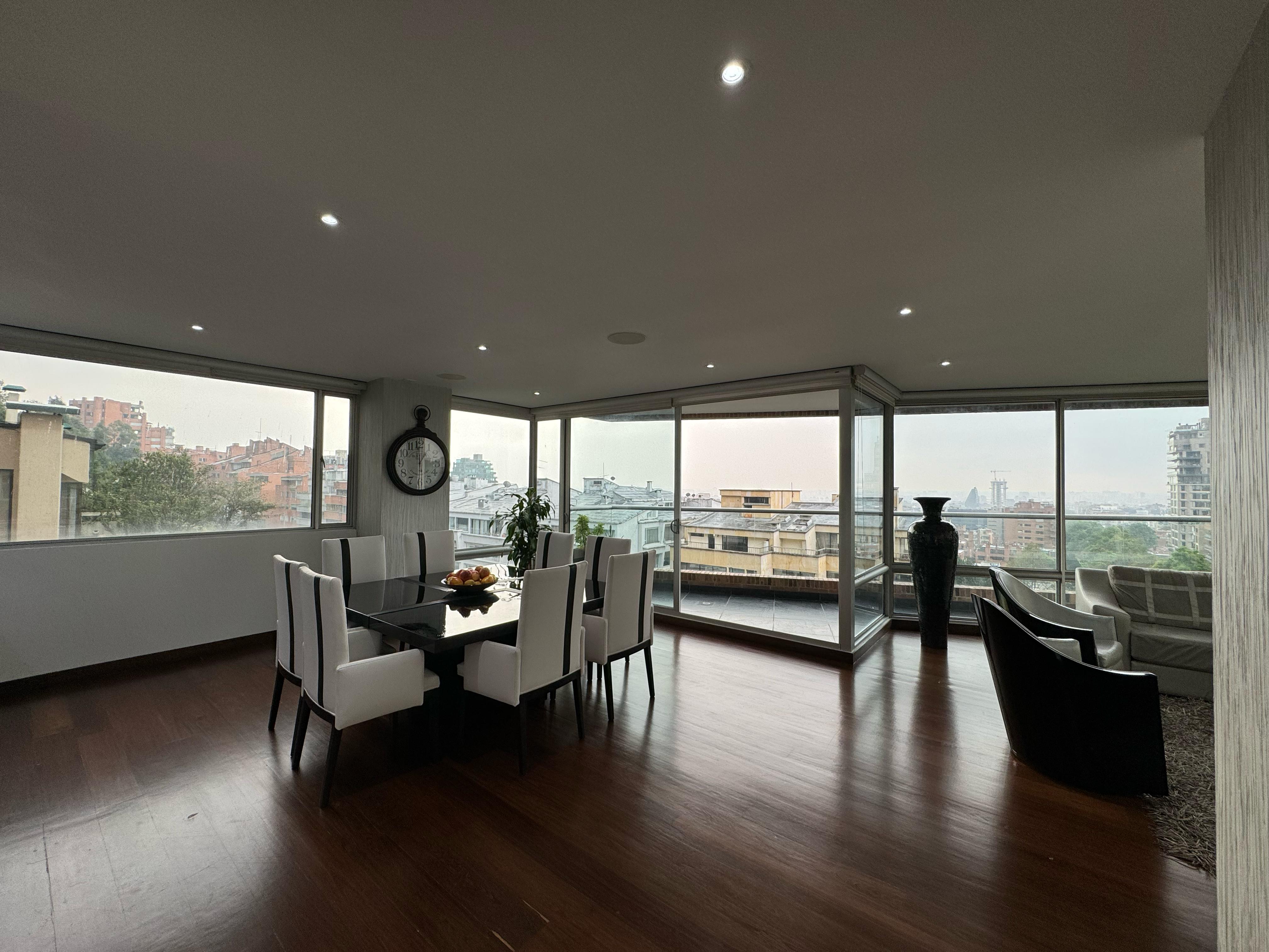Apartamento en venta en Chicó Alto, Bogotá · foto 3 de 24