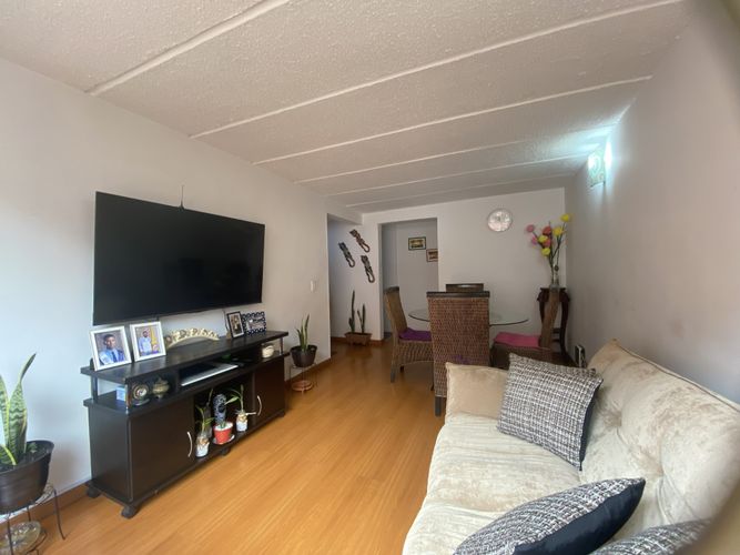 Apartamento de 3 alcobas en venta en Cedritos, Bogotá, 65 m² · foto 2 de 20