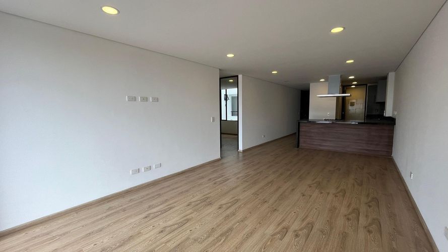 Apartamento de 2 alcobas en venta en Los Cedritos, Bogotá, 82 m² · foto 3 de 24