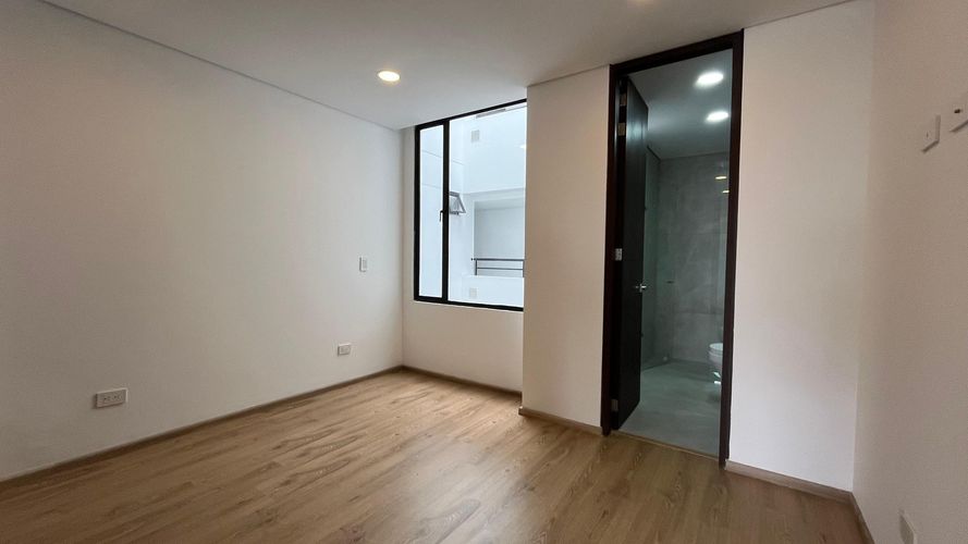Apartamento de 2 alcobas en venta en Los Cedritos, Bogotá, 82 m² · foto 12 de 24