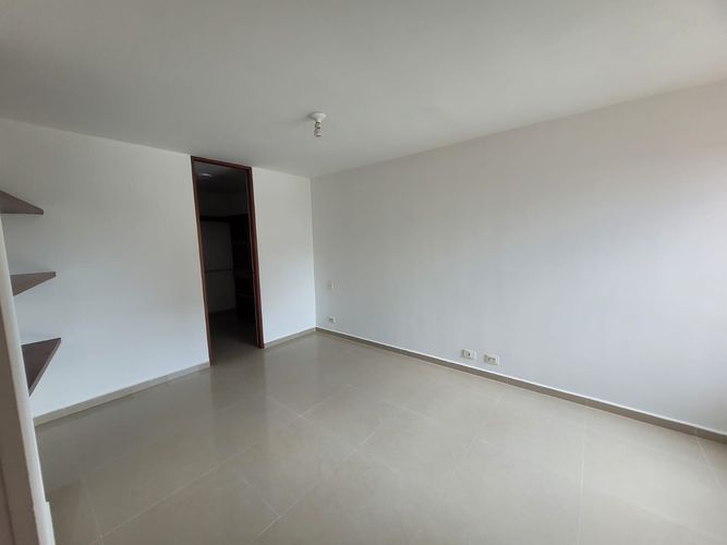 Apartamento de 3 alcobas en venta en Ciudad Jardin, Cali, 107 m² · foto 2 de 18