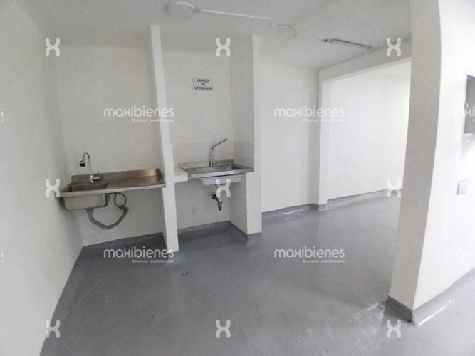 Local en arriendo en El Dorado, Envigado, 50 m² · foto 2 de 13