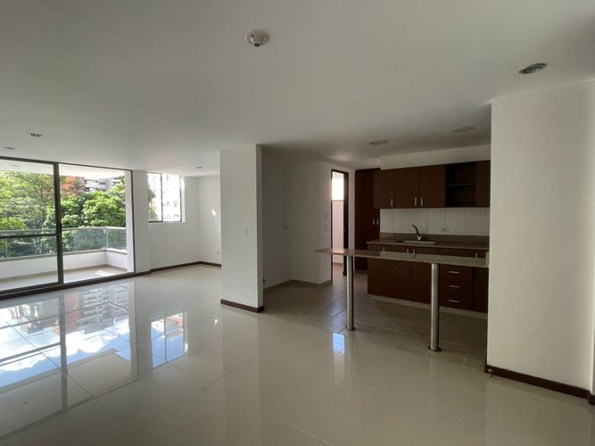 Apartamento de 3 alcobas en arriendo en Zuñiga, Envigado, 129 m² · foto 2 de 18