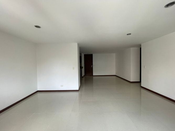 Apartamento de 3 alcobas en arriendo en Zuñiga, Envigado, 129 m² · foto 5 de 18