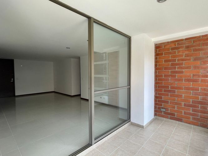 Apartamento de 3 alcobas en arriendo en Zuñiga, Envigado, 129 m² · foto 6 de 18