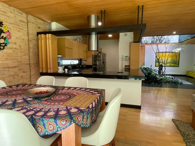 Casa de 4 alcobas en venta en Zuñiga, Envigado, 396 m² · foto 4 de 15