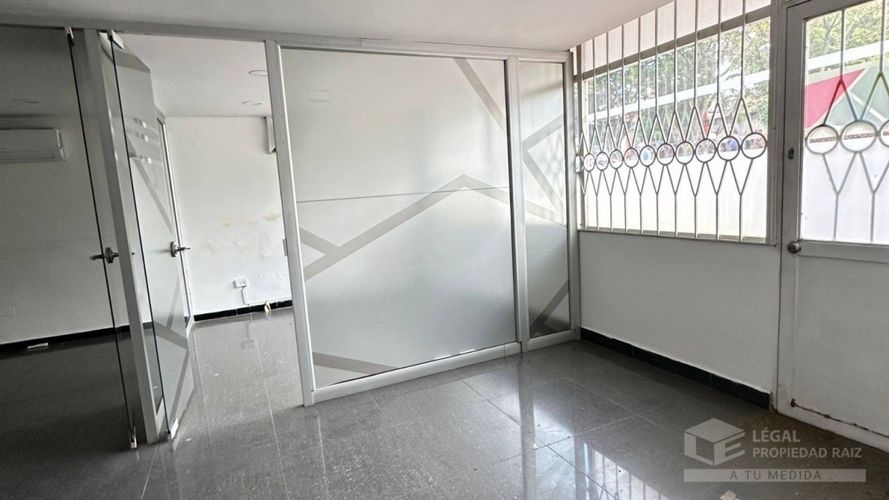 Casa de 22 alcobas en arriendo en Calasanz, Medellín, 600 m² · foto 2 de 8