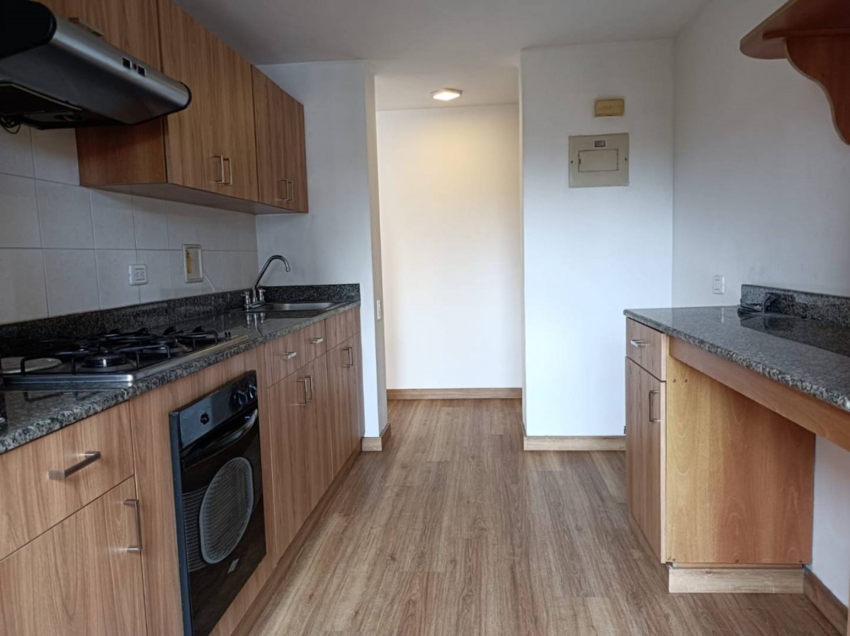 Apartamento en arriendo en Los Balsos, Medellín · foto 4 de 19