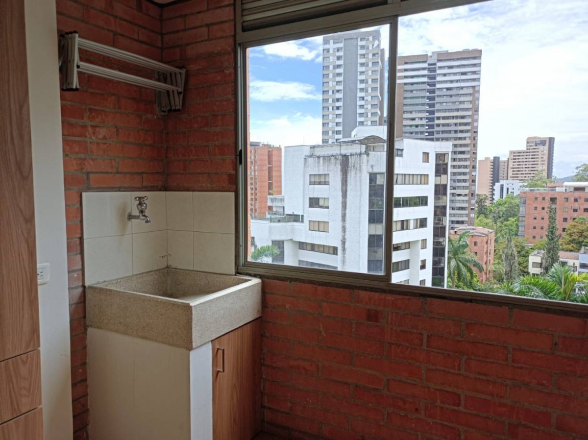 Apartamento en arriendo en Los Balsos, Medellín · foto 6 de 19