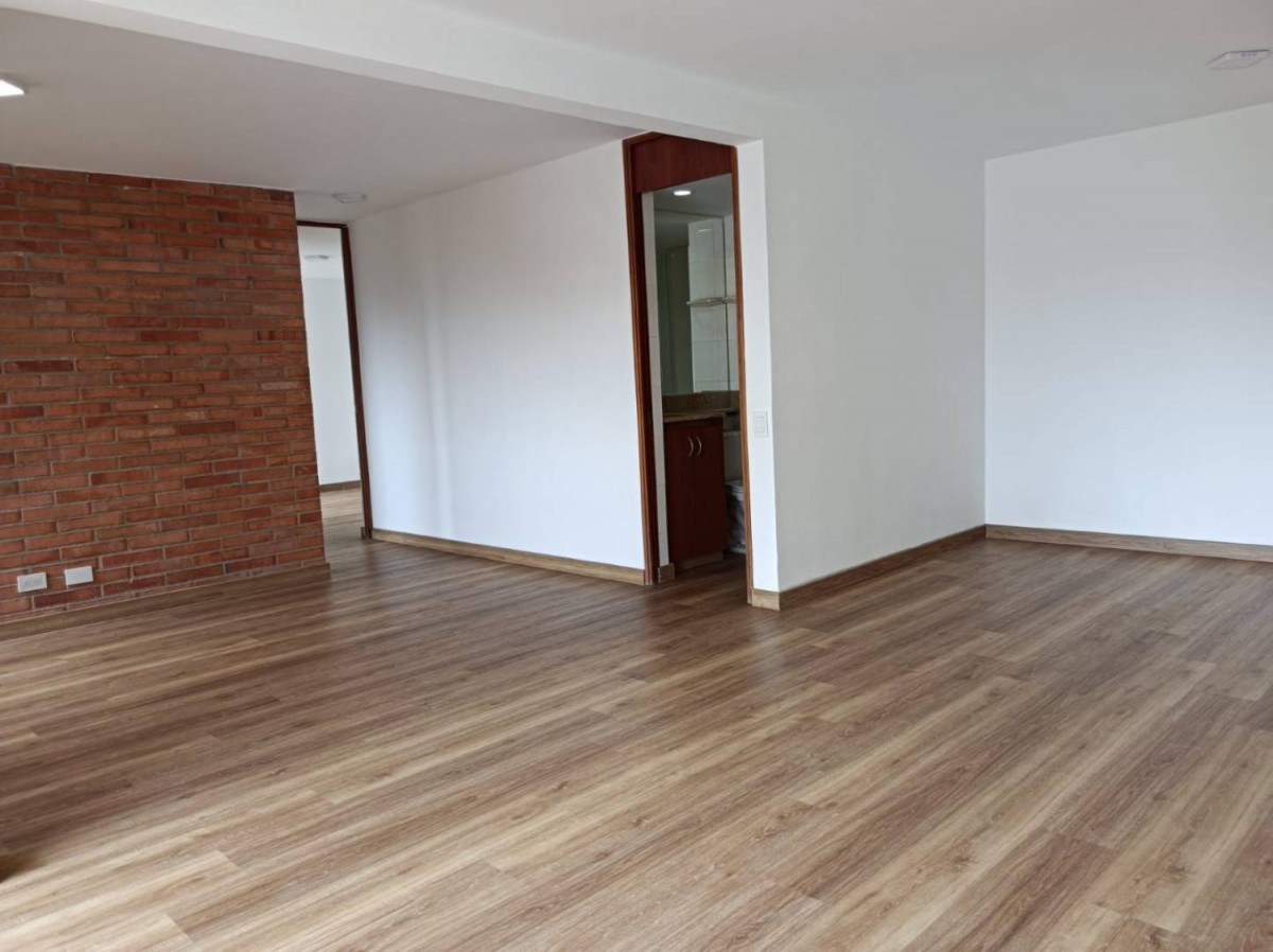 Apartamento en arriendo en Los Balsos, Medellín · foto 8 de 19