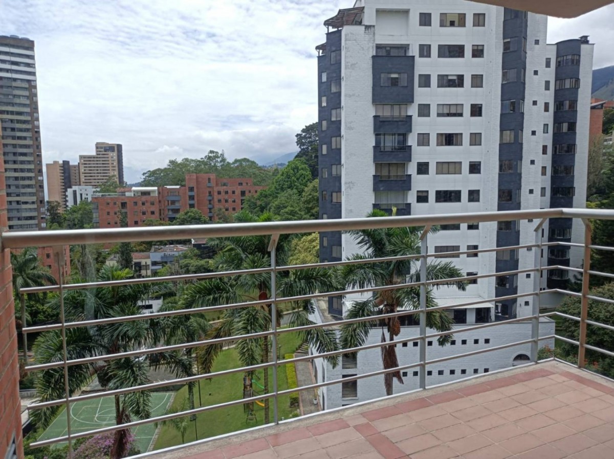 Apartamento en arriendo en Los Balsos, Medellín · foto 18 de 19