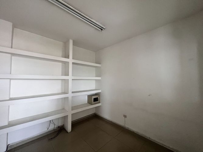 Edificio en arriendo en Cañaverales, Cali, 230 m² · foto 2 de 18