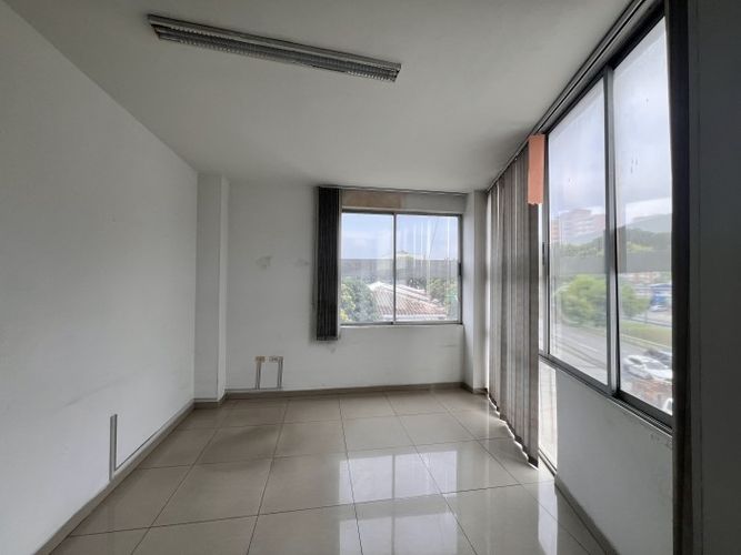 Edificio en arriendo en Cañaverales, Cali, 230 m² · foto 3 de 18