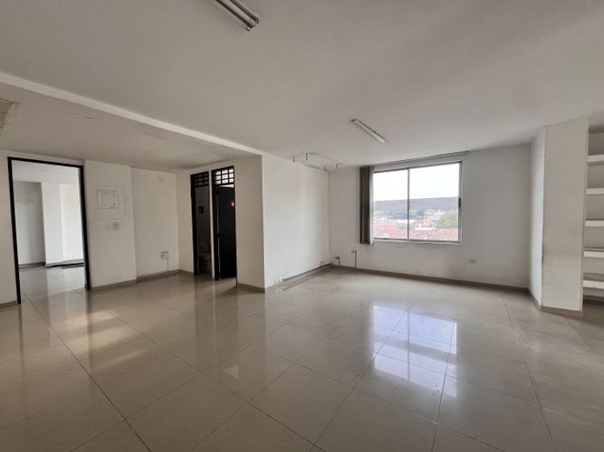 Edificio en arriendo en Cañaverales, Cali, 230 m² · foto 11 de 18