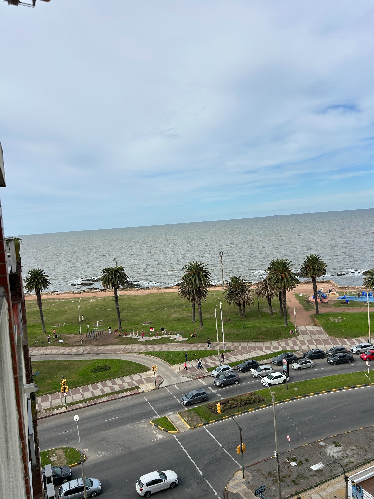 Alquiler apartamento 2 dormitorios 2 terrazas piso alto 21 y Rambla Pocitos - Principal