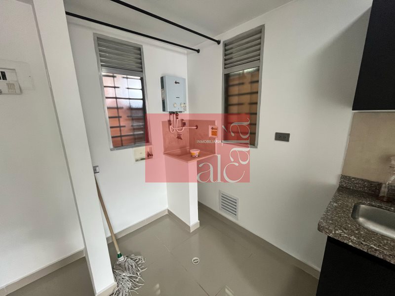 Apartaestudio en venta en Buenos aires, Medellín 2
