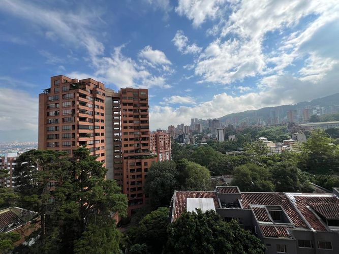 Apartamento de 3 alcobas en arriendo en Las Lomas, Medellín, 320 m² · foto 7 de 20