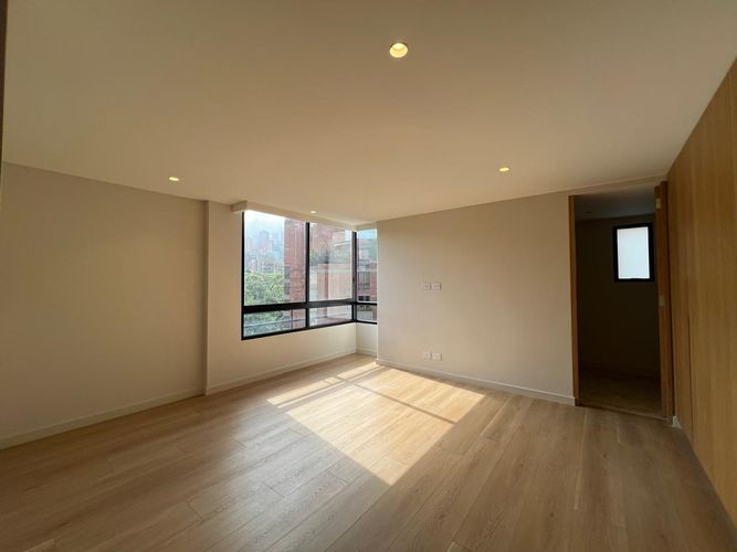 Apartamento de 3 alcobas en arriendo en Las Lomas, Medellín, 320 m² · foto 13 de 20