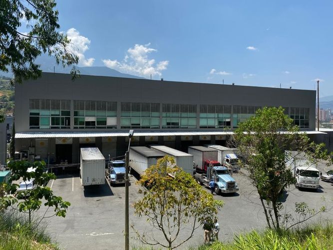 Bodega en arriendo en Pan De Azucar, La Estrella, 1750 m² · foto 2 de 7
