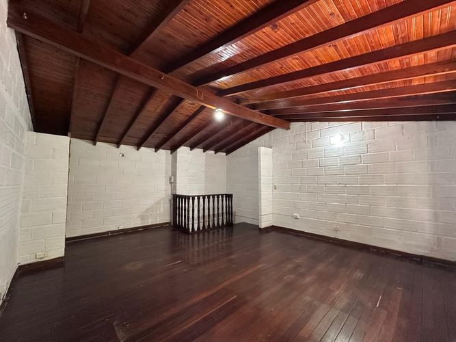 Oficina en arriendo en Los Naranjos, Medellín, 90 m² · foto 7 de 13