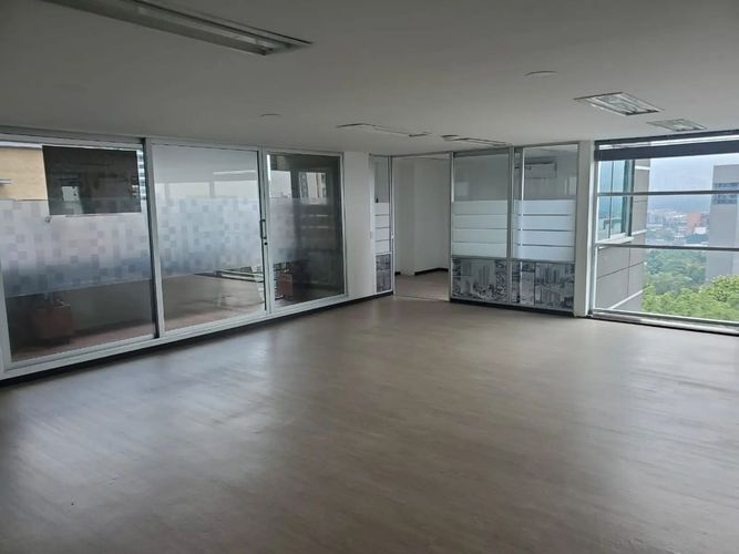 Oficina en venta en El Poblado, Medellín, 170 m² · foto 9 de 10