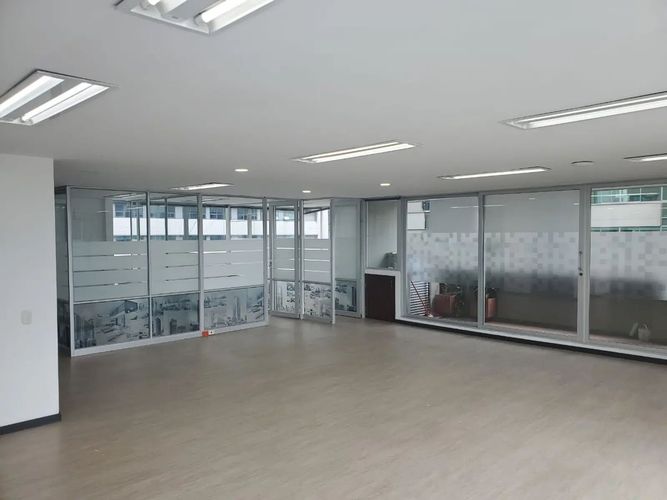 Oficina en venta en El Poblado, Medellín, 170 m² · foto 5 de 10