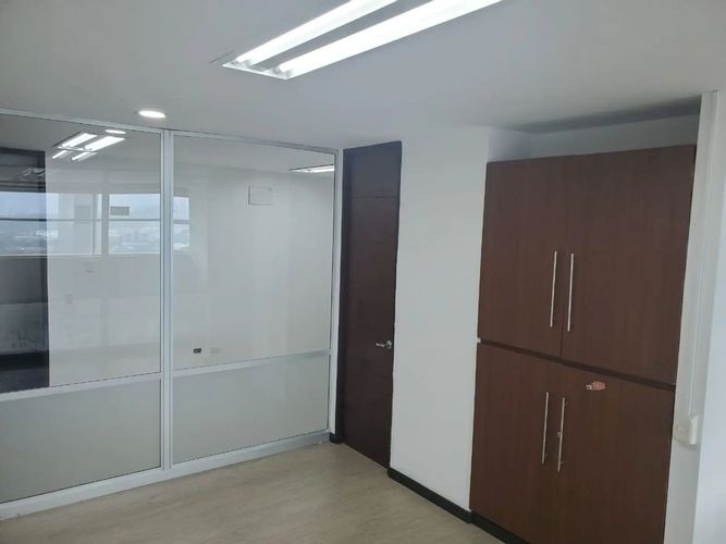Oficina en venta en El Poblado, Medellín, 170 m² · foto 7 de 10