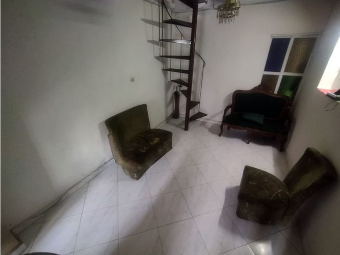 Casa de 6 alcobas en venta en La Milagrosa, Medellín, 124 m² · foto 3 de 24