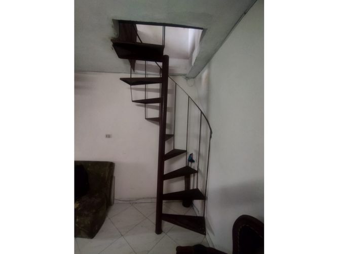 Casa de 6 alcobas en venta en La Milagrosa, Medellín, 124 m² · foto 5 de 24