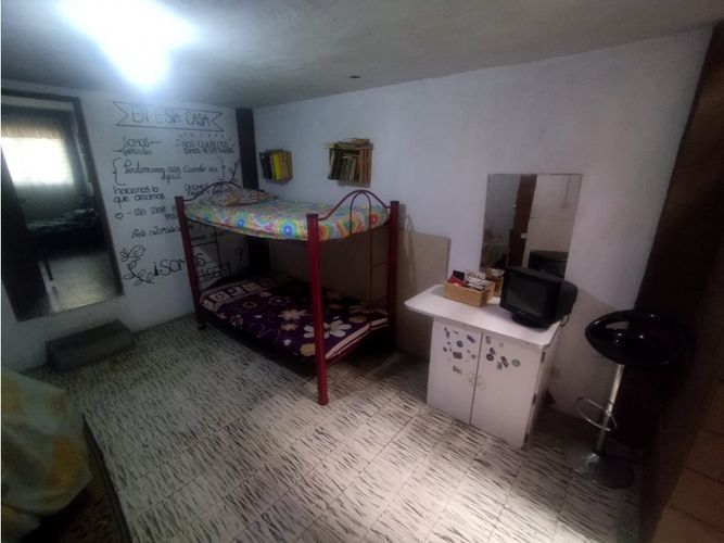 Casa de 6 alcobas en venta en La Milagrosa, Medellín, 124 m² · foto 10 de 24