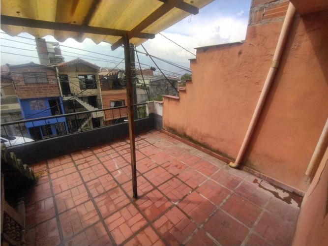 Casa de 6 alcobas en venta en La Milagrosa, Medellín, 124 m² · foto 19 de 24