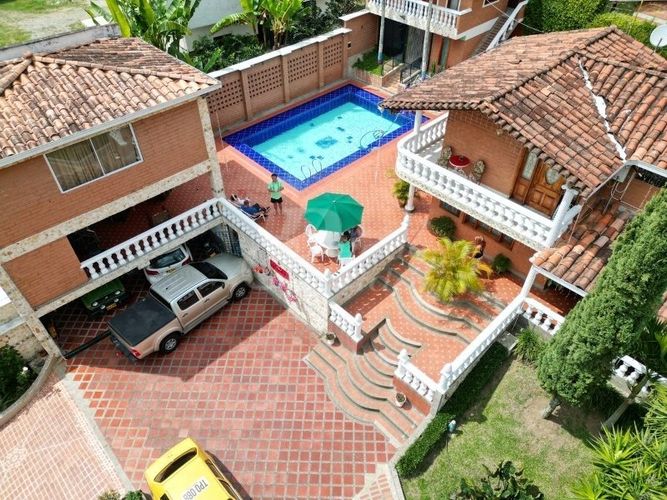 Finca en venta en Zarzal La Luz, Copacabana, 2400 m² · foto 2 de 21