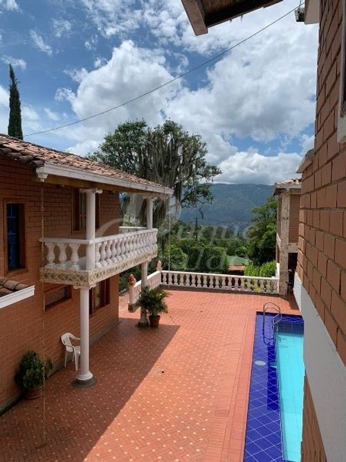 Finca en venta en Zarzal La Luz, Copacabana, 2400 m² · foto 8 de 21