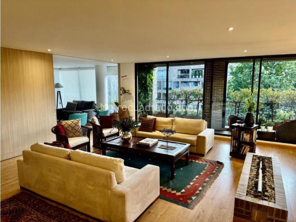 Apartamento en venta en La Carolina, Bogotá · foto 2 de 20