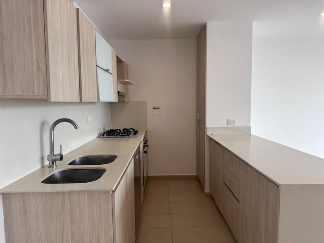 Apartamento de 3 alcobas en arriendo en El Poblado, Medellín, 105 m² · foto 5 de 18