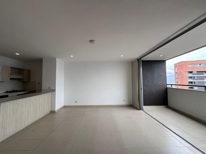 Apartamento de 3 alcobas en arriendo en El Poblado, Medellín, 105 m² · foto 3 de 18
