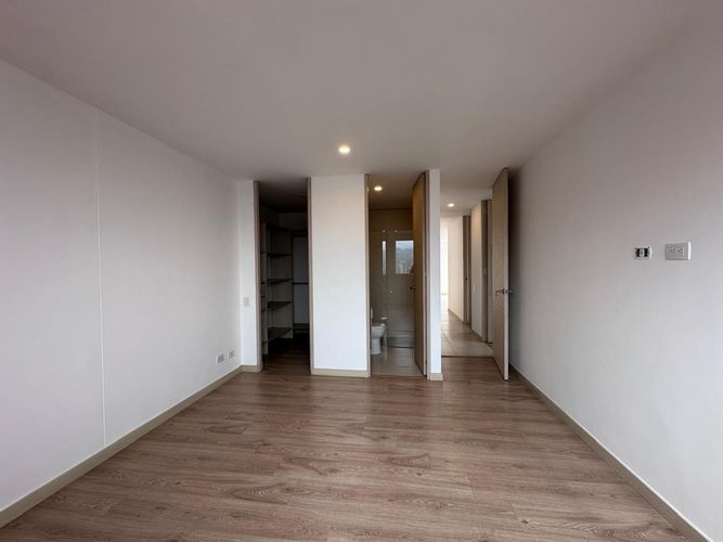 Apartamento de 3 alcobas en arriendo en El Poblado, Medellín, 105 m² · foto 8 de 18