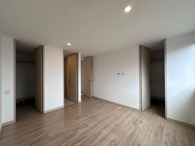 Apartamento de 3 alcobas en arriendo en El Poblado, Medellín, 105 m² · foto 9 de 18