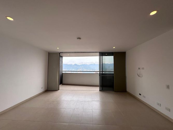 Apartamento de 3 alcobas en arriendo en El Poblado, Medellín, 105 m² · foto 2 de 18