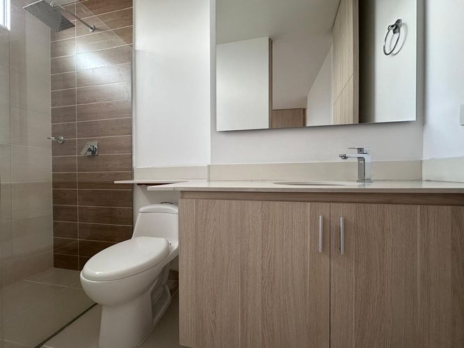 Apartamento de 3 alcobas en arriendo en El Poblado, Medellín, 105 m² · foto 17 de 18