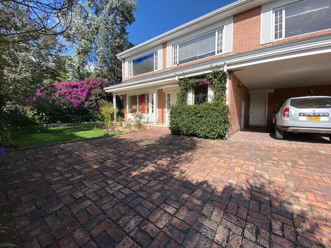 Casa de 4 alcobas en venta en San Jose De Bavaria, Bogotá, 434 m² · foto 23 de 24