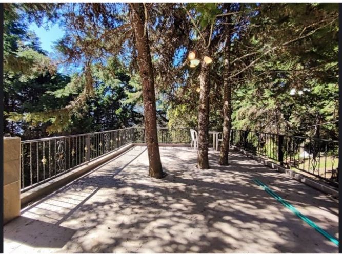 Casa de 5 alcobas en arriendo en Santa Elena, Medellín, 400 m² · foto 9 de 10