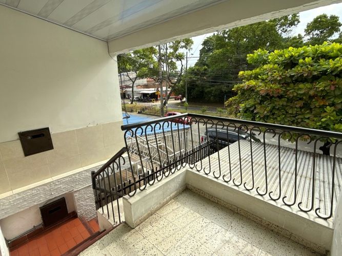 Edificio en venta en La Independencia, Cali, 250 m² · foto 3 de 24