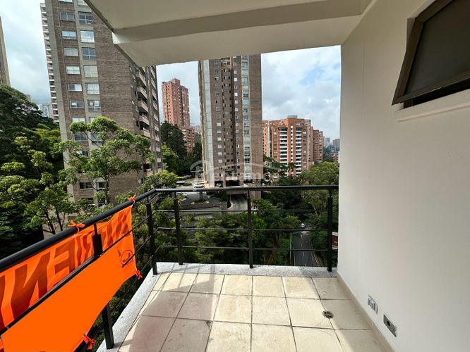 Oficina en arriendo en Altos Del Poblado, Medellín, 54 m² · foto 12 de 21