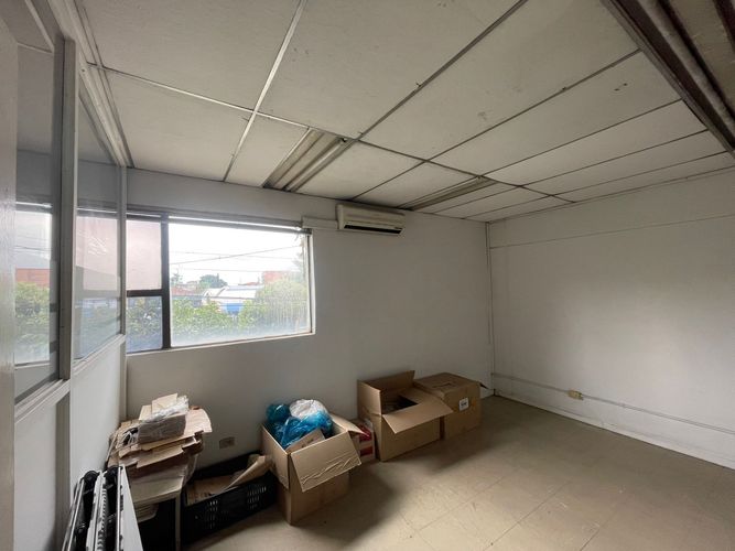 Bodega en arriendo en Cristo Rey, Medellín, 200 m² · foto 11 de 15