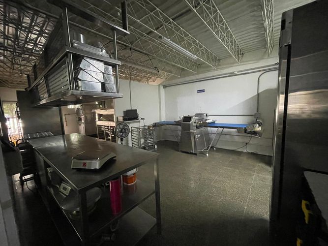 Bodega en arriendo en Cristo Rey, Medellín, 200 m² · foto 14 de 15