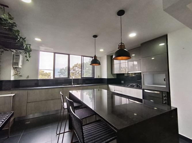 Apartamento de 3 alcobas en arriendo en El Poblado, Medellín, 120 m² · foto 4 de 20