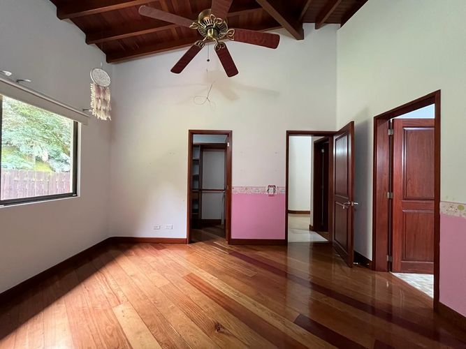 Casa de 4 alcobas en venta en Escobero, Envigado, 1753 m² · foto 11 de 20