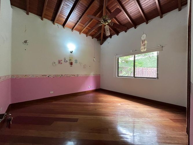 Casa de 4 alcobas en venta en Escobero, Envigado, 1753 m² · foto 13 de 20